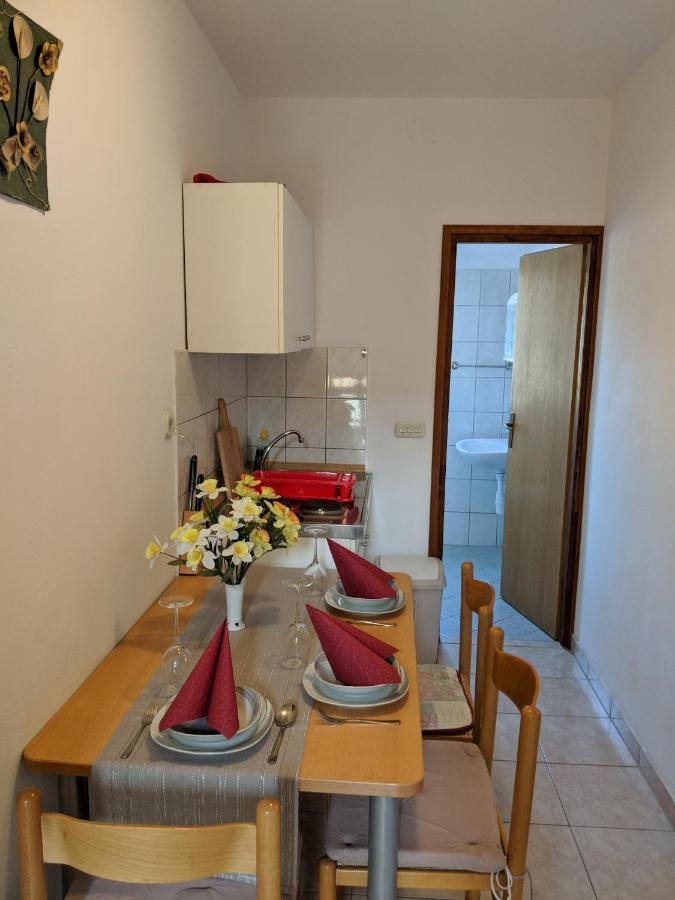 Apartmani Cosic Ante Dobropoljana 外观 照片